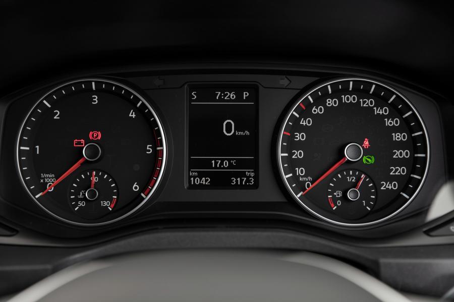 Панель приборов Volkswagen Amarok Double Cab Highline 2016 года  (AU) (фото 8 из 30)